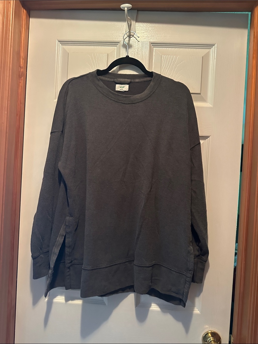aerie/ women’s  Dark Gray Crewneck Sweatshirt size med